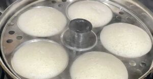 Steaming the Idlis